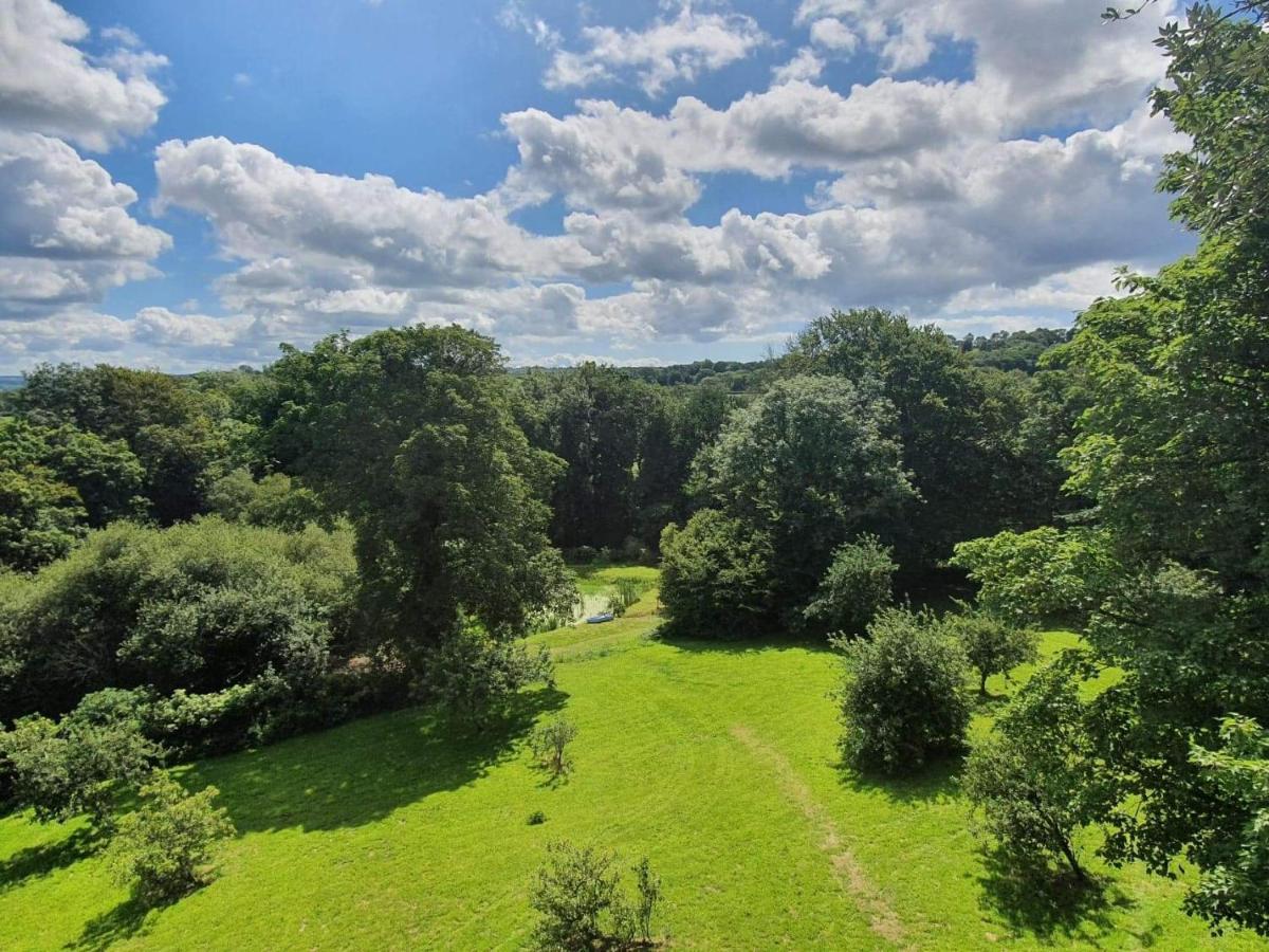 Budget Stay, In Lovely Private Setting With Rustic Charm, Log Burner, Fire Pit, Campers Kitchen & Eco Loo No Bedding Supplied Narberth Exteriör bild