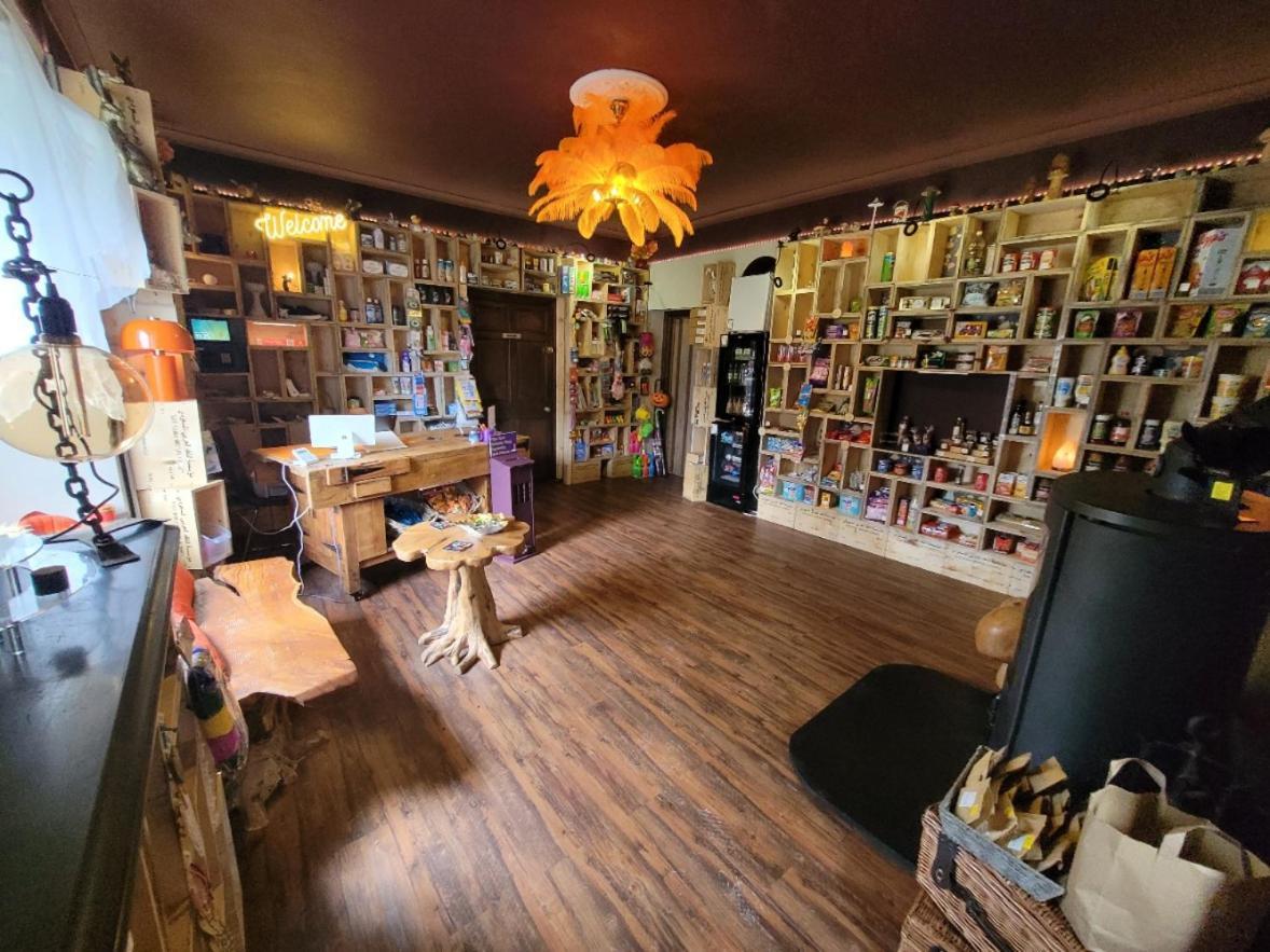 Budget Stay, In Lovely Private Setting With Rustic Charm, Log Burner, Fire Pit, Campers Kitchen & Eco Loo No Bedding Supplied Narberth Exteriör bild